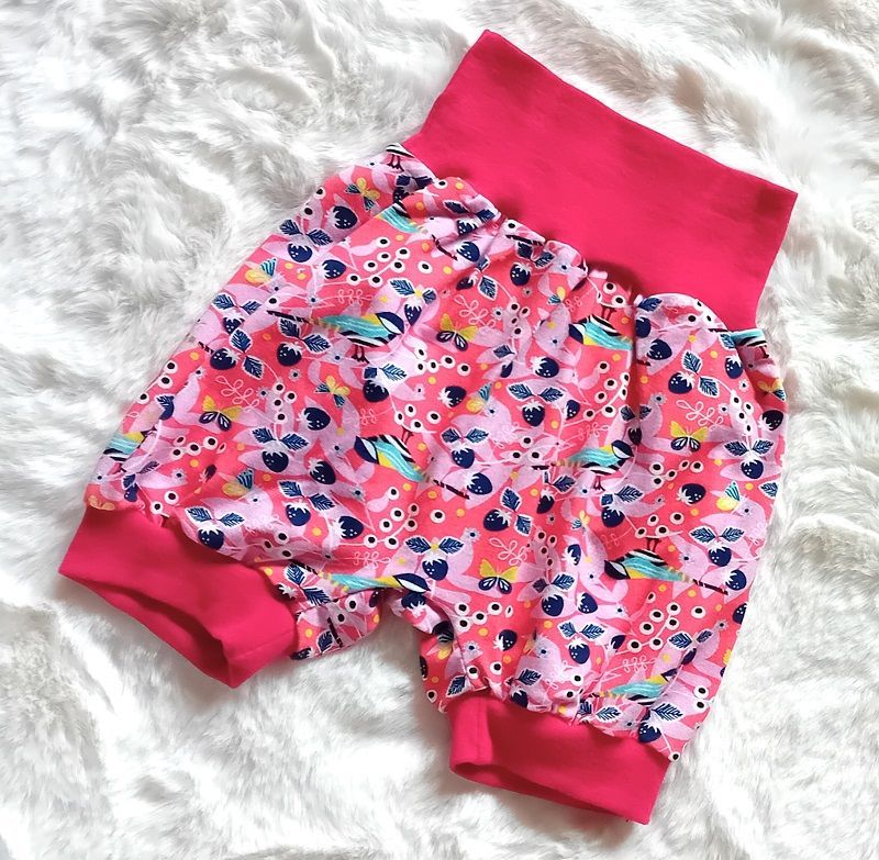 Kindershorts BEEREN in Gr. 80-92 Kindershorts BEEREN in Gr. 80-92