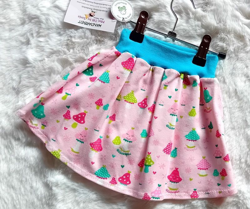 Kinderrock Tellerrock GLÜCKSPILZE in Gr. 86/92 Kinderrock Tellerrock GLÜCKSPILZE in Gr. 86/92