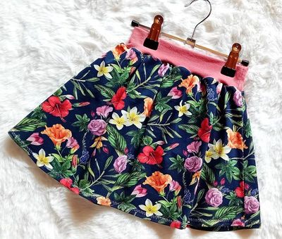 Kinderrock Tellerrock BLUMENMEER in Gr.  98/104 Kinderrock Tellerrock BLUMENMEER in Gr.  98/104