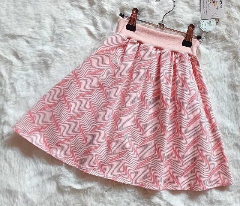 Kinderrock Tellerrock WELLEN in Gr. 122/128 Kinderrock Tellerrock WELLEN in Gr. 122/128