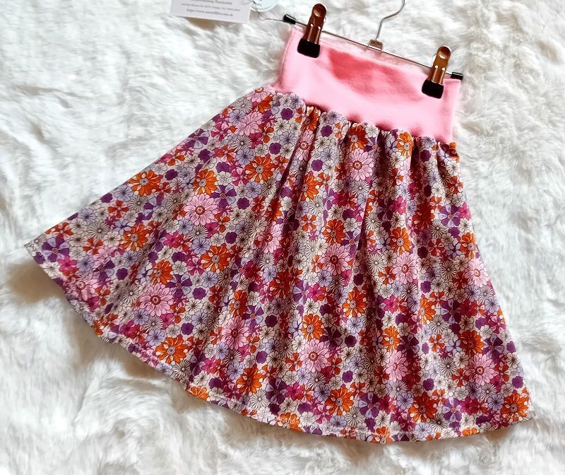 Kinderrock Tellerrock BLUMENFREUDE in Gr. 122/128 Kinderrock Tellerrock BLUMENFREUDE in Gr. 122/128