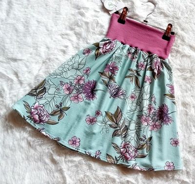 Kinderrock Tellerrock TRAUMBLUMEN in Gr. 134/140 Kinderrock Tellerrock TRAUMBLUMEN in Gr. 134/140