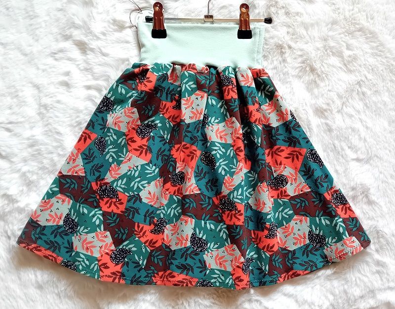 Kinderrock Tellerrock HERBSTLICH in Gr. 134/140 Kinderrock Tellerrock HERBSTLICH in Gr. 134/140