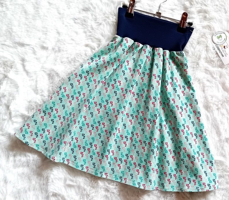 Kinderrock Tellerrock ROSEN in Gr. 146/152 Kinderrock Tellerrock ROSEN in Gr. 146/152