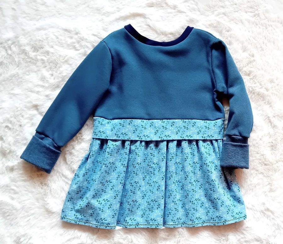 Girly Sweater  BLUMENRANKEN in Gr. 104