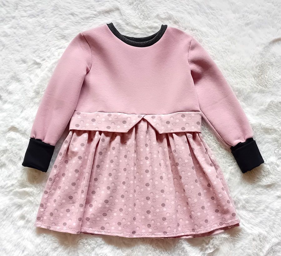 Girly Sweater  PUNKTE in Gr. 116 Girly Sweater  PUNKTE in Gr. 116