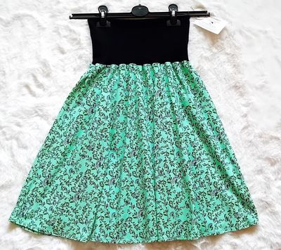 Damenrock Tellerrock  NELKEN  in Universal  Gr. 36-40 Damenrock Tellerrock  NELKEN  in Universal  Gr. 36-40