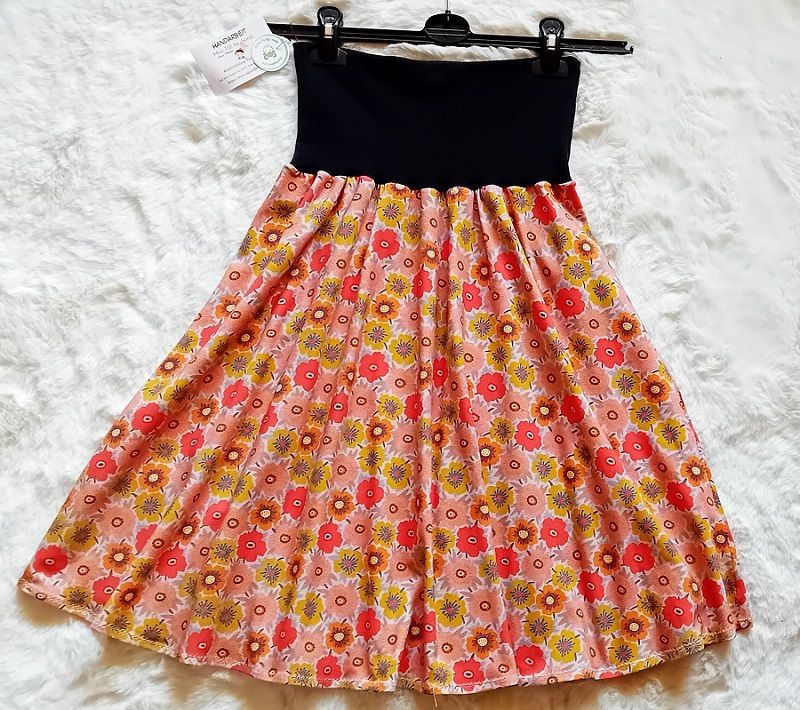 Damenrock Tellerrock  LITTLE FLOWERS  in Universal Gr. 40-44 Damenrock Tellerrock  LITTLE FLOWERS  in Universal Gr. 40-44