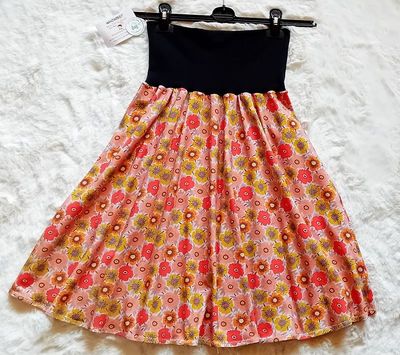 Damenrock Tellerrock  LITTLE FLOWERS  in Universal Gr. 40-44 Damenrock Tellerrock  LITTLE FLOWERS  in Universal Gr. 40-44