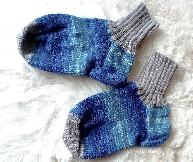 handgestrickte Damensocken blau grau in Gr. 36/37 handgestrickte Damensocken blau grau in Gr. 36/37
