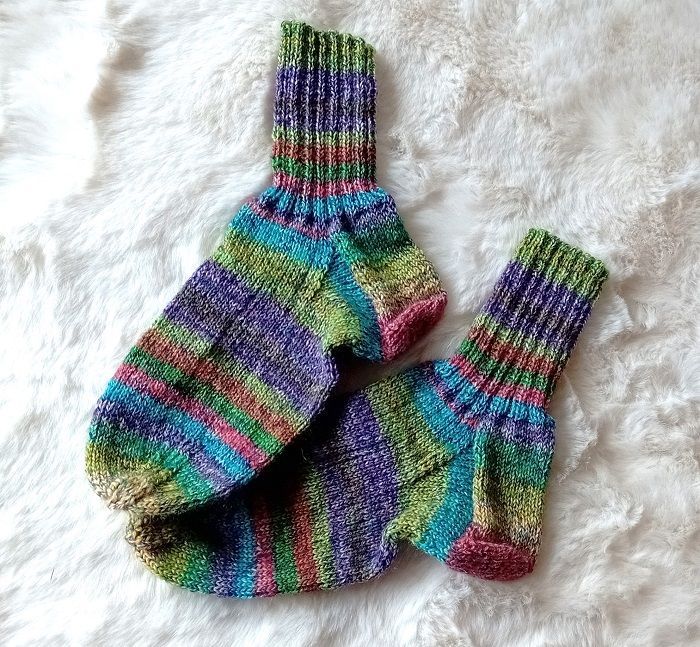 handgestrickte  Damensocken mint lila in Gr. 38 handgestrickte  Damensocken mint lila in Gr. 38