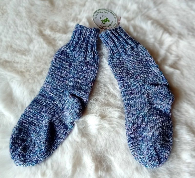 handgestrickte Kindersocken flieder in Gr. 22/23 handgestrickte Kindersocken flieder in Gr. 22/23