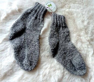 handgestrickte Kindersocken grau in Gr. 22/23 handgestrickte Kindersocken grau in Gr. 22/23