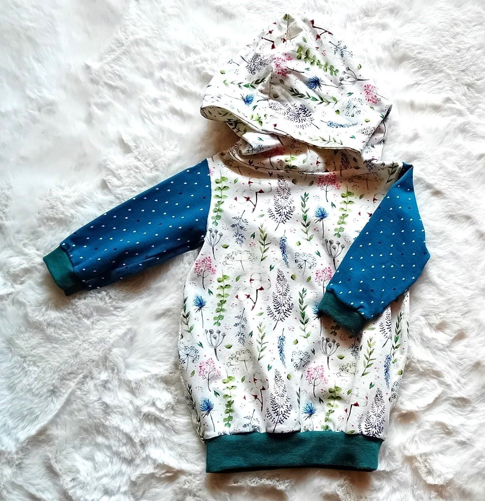 Baby Kapuzen-Ballonkleid BLUMENWIESE in Gr. 62 Baby Kapuzen-Ballonkleid BLUMENWIESE in Gr. 62