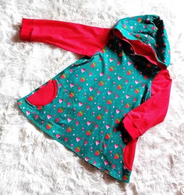Kapuzenpullover Kinder Hoodie ERDBEEREN in Gr. 92 und 116
