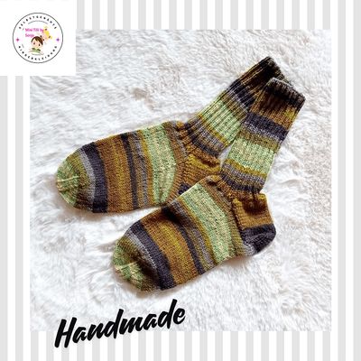 handgestrickte Damensocken gruen in Gr. 41/42