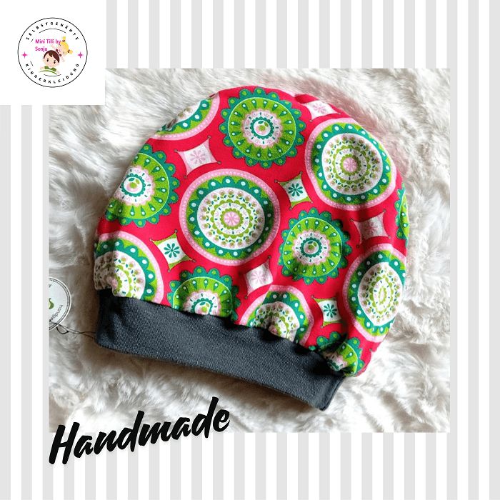 Kinder Beanie  BLUMENORNAMENTE / ab 18 Monaten