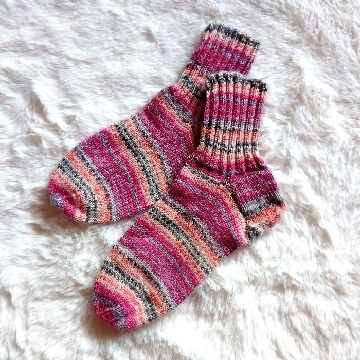 handgestrickte Damensocken rosa gestreift in Gr. 37/38