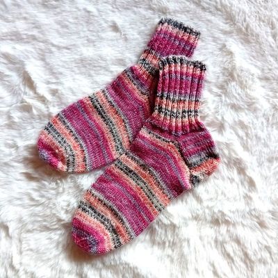 handgestrickte Damensocken rosa gestreift in Gr. 37/38