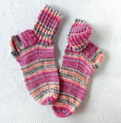 handgestrickte Damensocken rosa gestreift in Gr. 37/38
