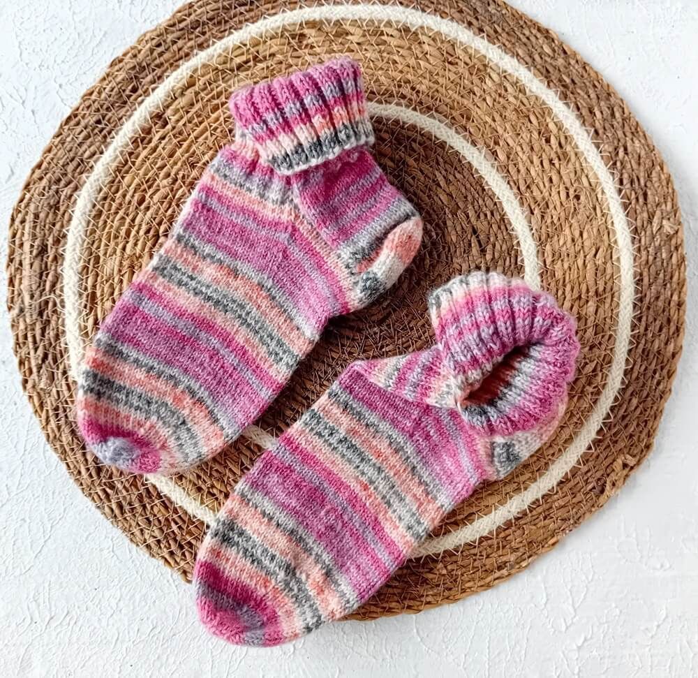 handgestrickte Damensocken rosa gestreift in Gr. 37/38 handgestrickte Damensocken rosa gestreift in Gr. 37/38