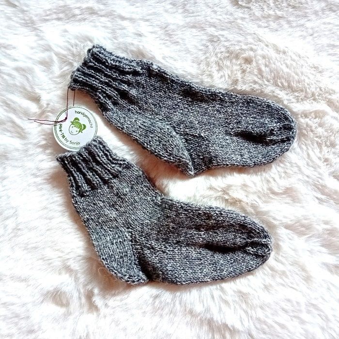 handgestrickte Kindersocken grau in Gr. 22/23