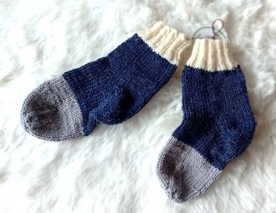 handgestrickte Babysocken grau-blau in Gr. 19/20