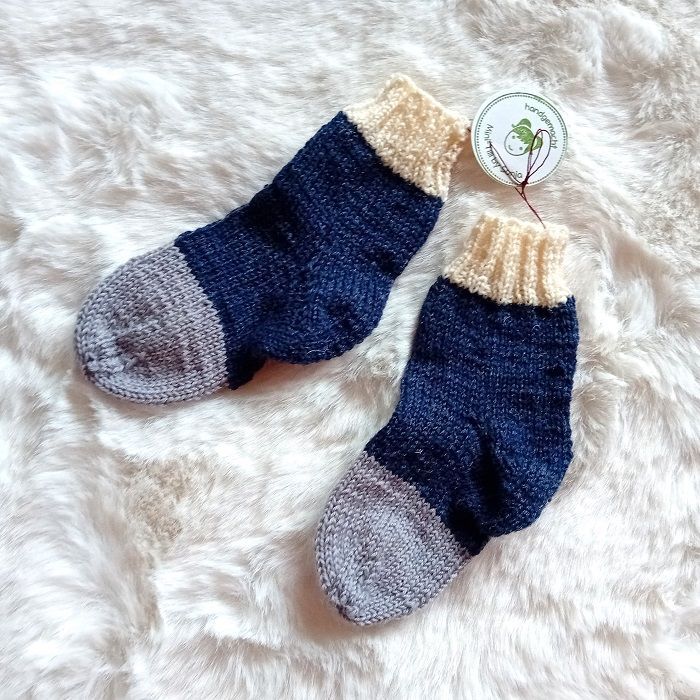 handgestrickte Babysocken grau-blau in Gr. 19/20