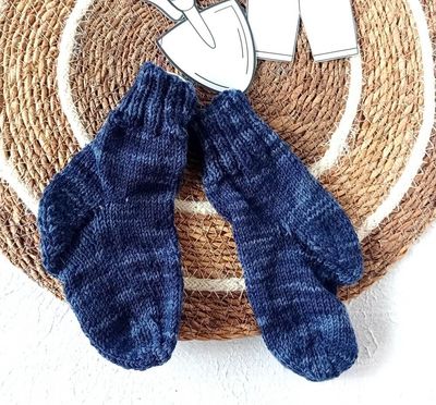 handgestrickte Babysocken blau meliert in Gr. 19/20 handgestrickte Babysocken blau meliert in Gr. 19/20