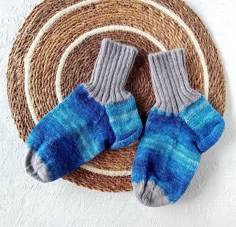 handgestrickte Damensocken blau grau in Gr. 36/37 handgestrickte Damensocken blau grau in Gr. 36/37