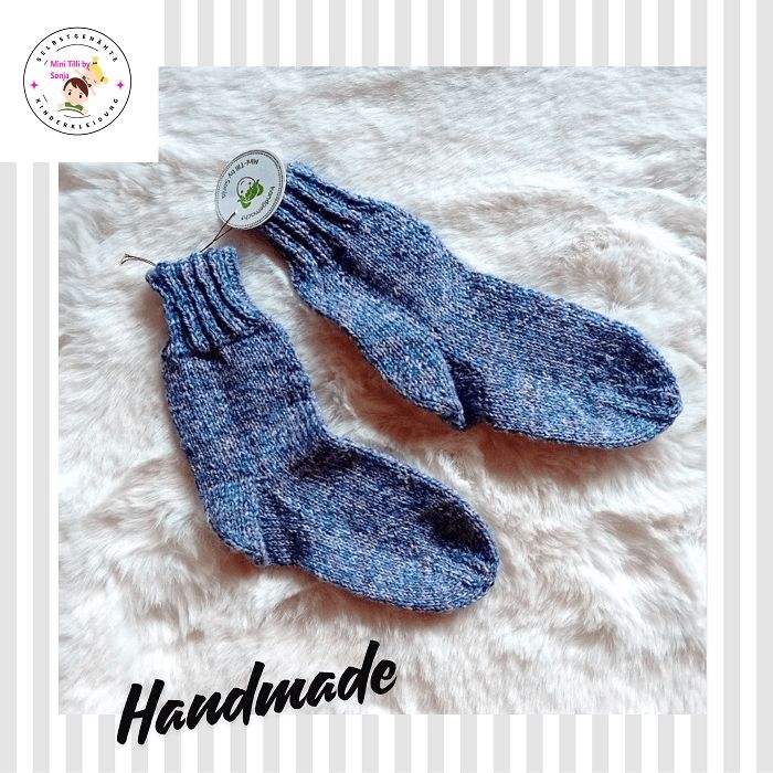 handgestrickte Kindersocken flieder in Gr. 22/23 handgestrickte Kindersocken flieder in Gr. 22/23
