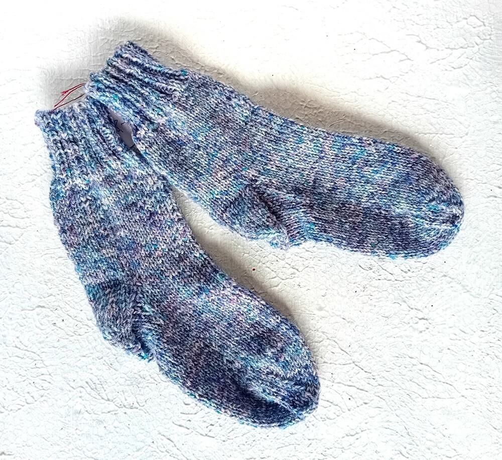 handgestrickte Kindersocken flieder in Gr. 22/23
