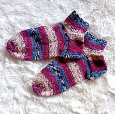 handgestrickte Damensocken  bordeaux blau in Gr. 38