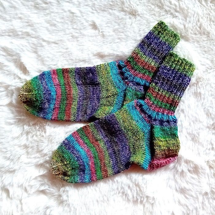 handgestrickte Damensocken mint lila in Gr. 38