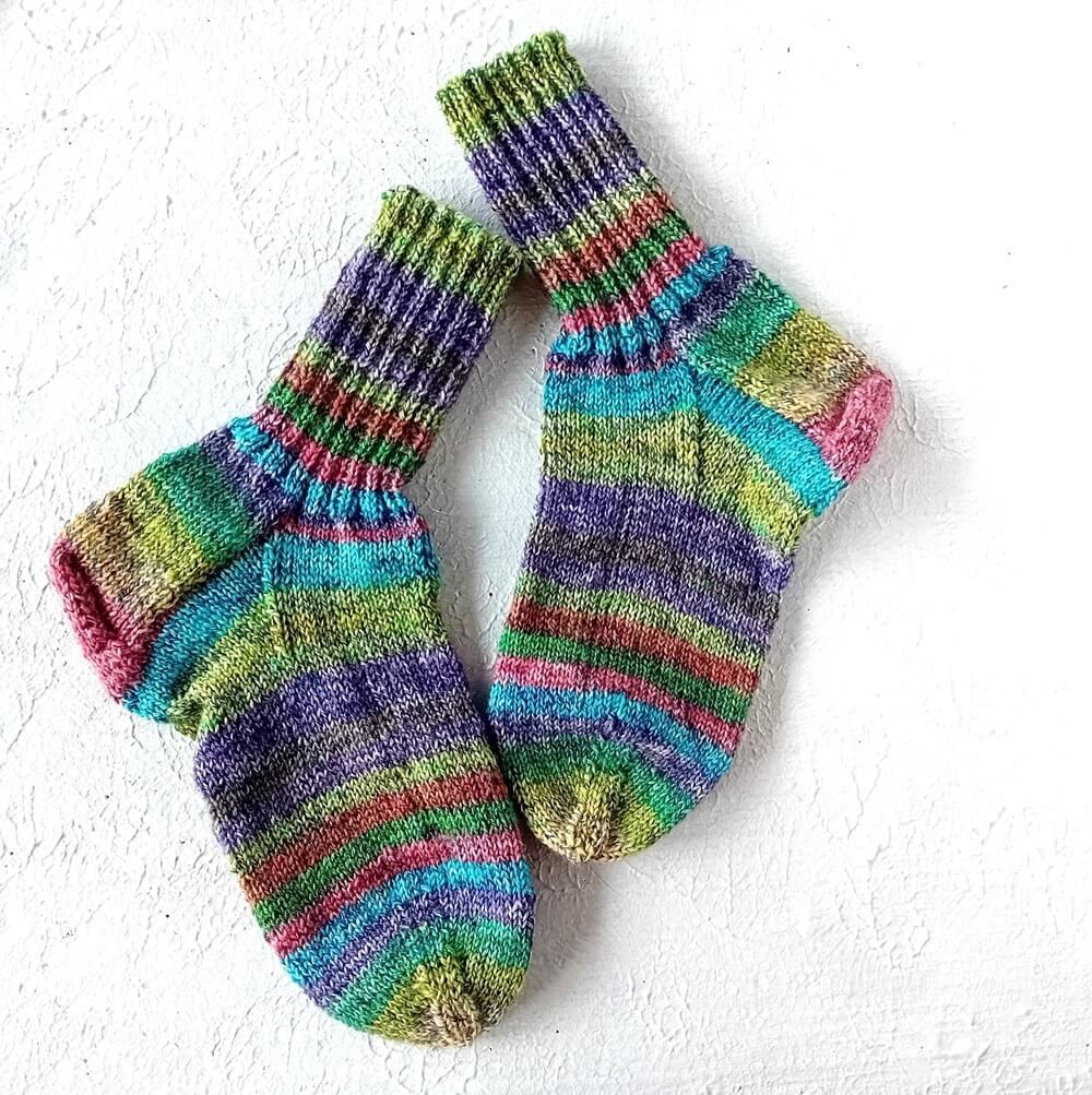 handgestrickte Damensocken mint lila in Gr. 38