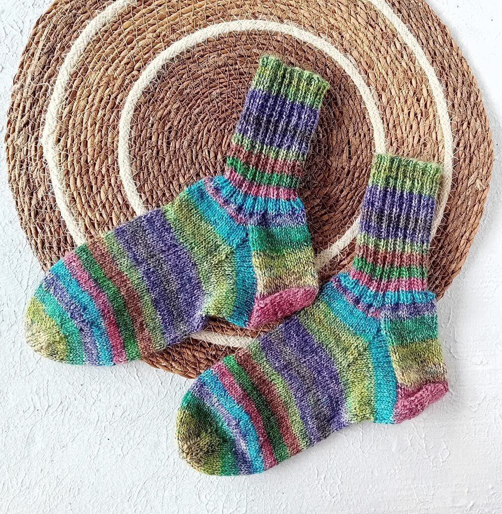 handgestrickte Damensocken mint lila in Gr. 38 handgestrickte Damensocken mint lila in Gr. 38