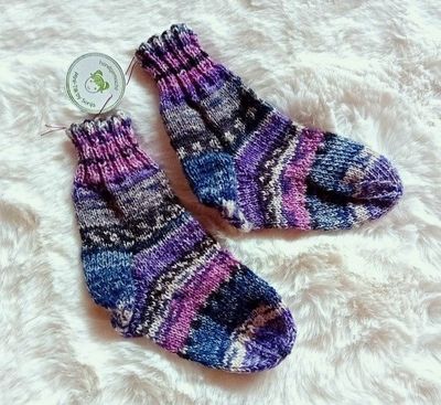 handgestrickte Kindersocken lila rosa in Gr. 22/23
