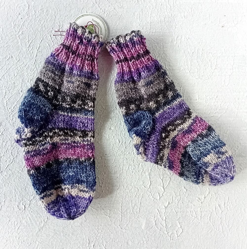 handgestrickte Kindersocken lila rosa in Gr. 22/23