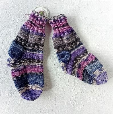 handgestrickte Kindersocken lila rosa in Gr. 22/23