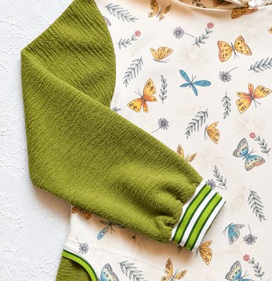 Kapuzenpullover Kinder Hoodie SCHMETTERLINGE in Gr. 122