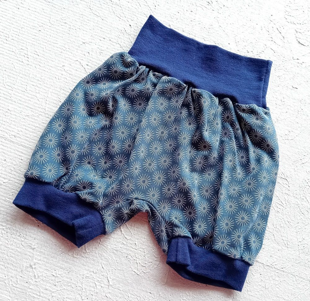 Kindershorts BLUMEN in Gr. 80-92