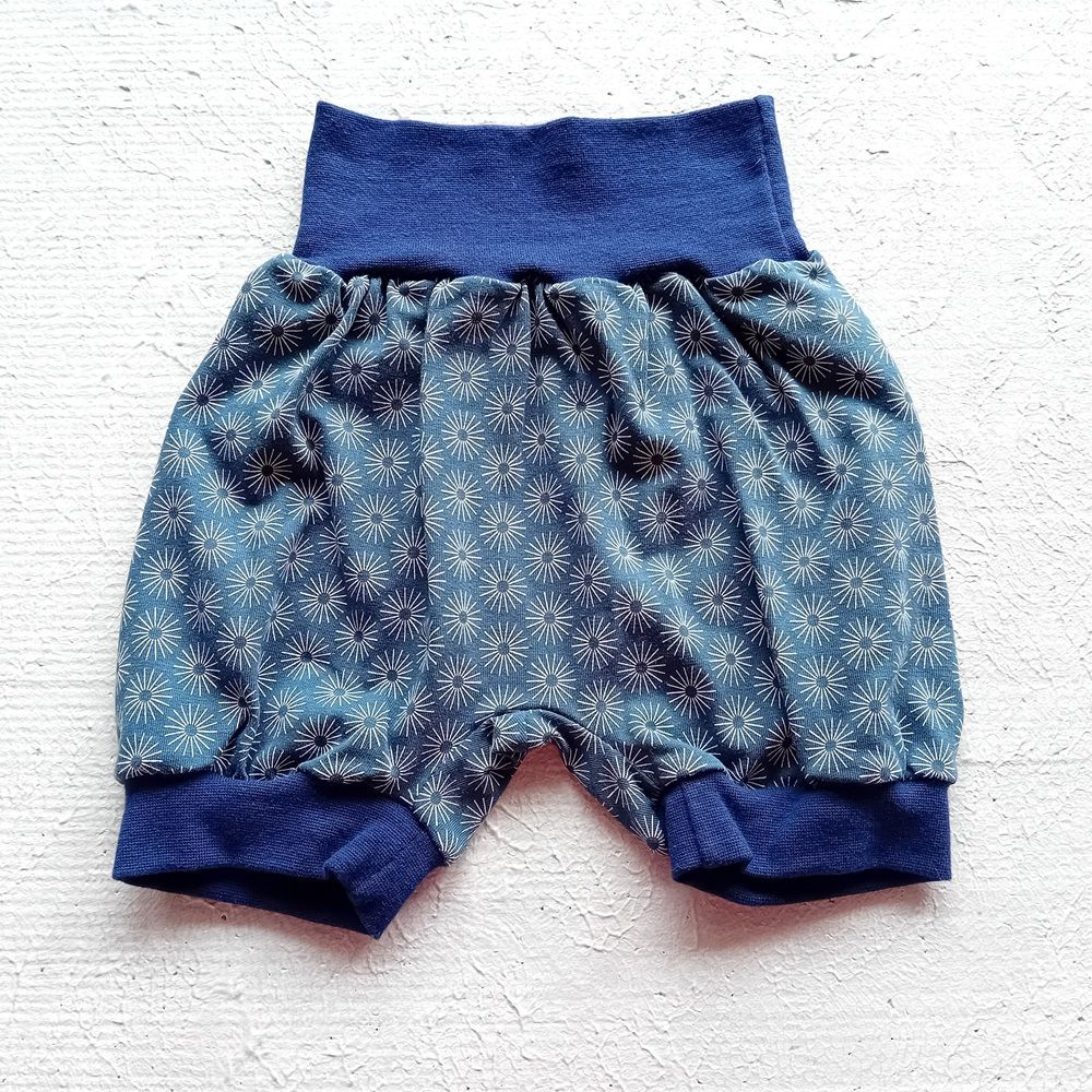 Kindershorts BLUMEN in Gr. 80-92