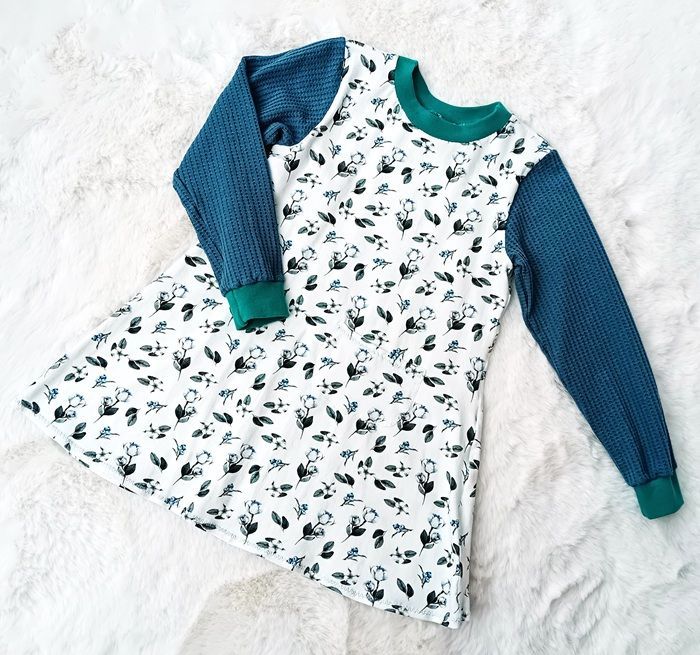 Kinderkleid langarm ROSEN in Gr. 104