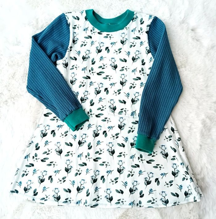 Kinderkleid langarm ROSEN in Gr. 104