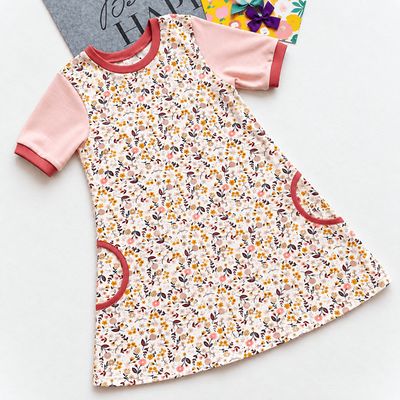 Kinderkleid Sommerkleid KLEINE BLUMEN in Gr. 116 und 140 Kinderkleid Sommerkleid KLEINE BLUMEN in Gr. 116 und 140