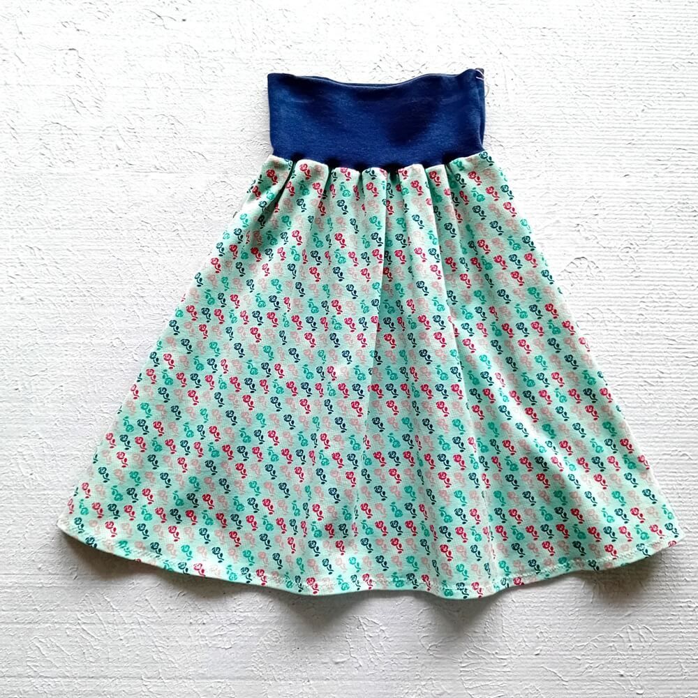 Kinderrock Tellerrock ROSEN in Gr. 146/152