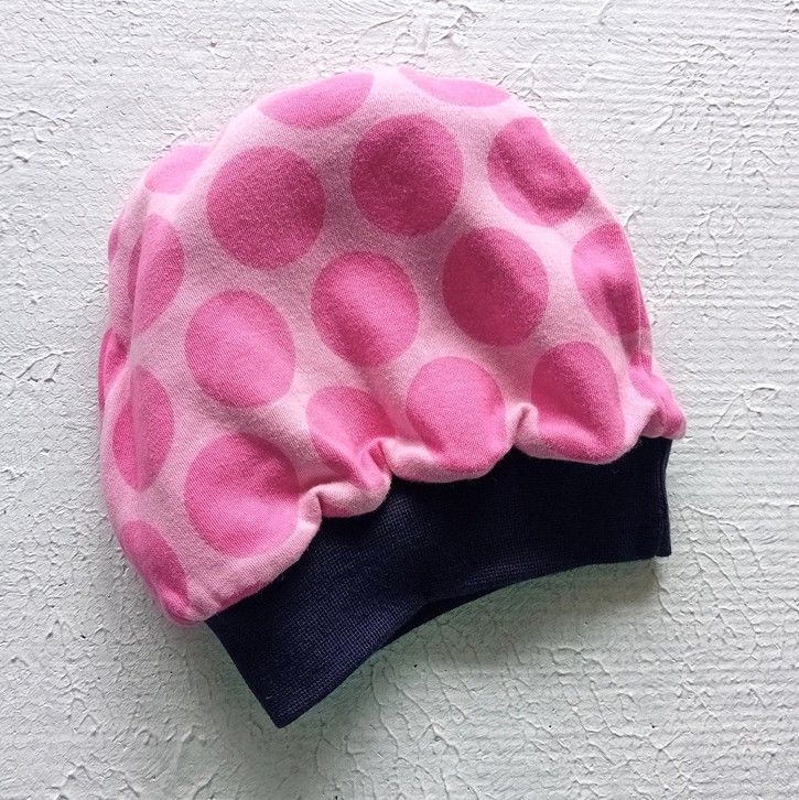 Baby Beanie  PUNKTETANZ / 6-9 Monate