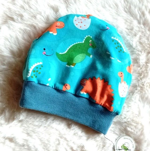 Baby Beanie DINOS FUSSBALL  / 6-9 Monate