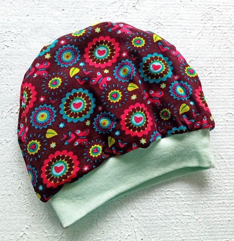 Baby Beanie  KATZEN BLUMEN / 9-12 Monate