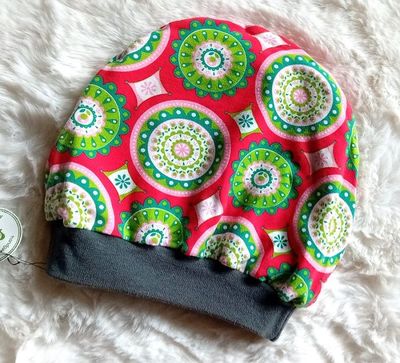 Kinder Beanie BLUMENORNAMENTE / ab 18 Monaten Kinder Beanie BLUMENORNAMENTE / ab 18 Monaten